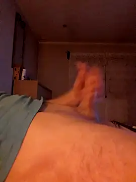 Snapshot of Remello1 chatting on April 7, 2026, 8:54 pm Remello1 online show from April 7, 2026, 8:54 pm