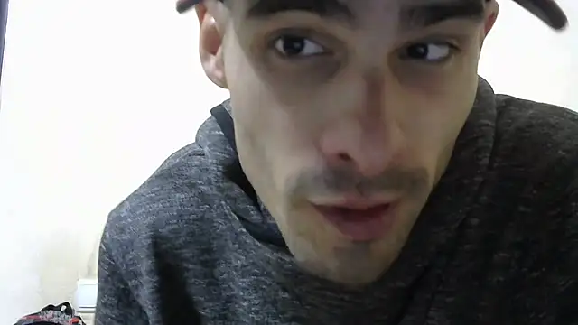 Snapshot of MakabulaAndrey chatting on November 7, 2025, 9:36 am MakabulaAndrey online show from November 7, 2025, 9:36 am