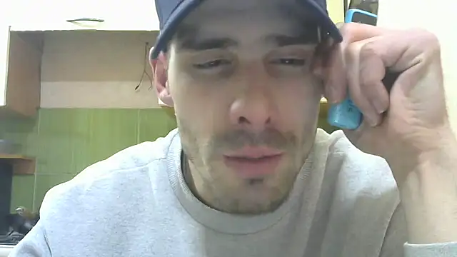 Snapshot of MakabulaAndrey chatting on March 1, 2026, 5:46 pm MakabulaAndrey online show from March 1, 2026, 5:46 pm