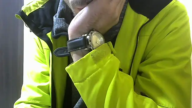 Snapshot of MakabulaAndrey chatting on October 29, 2025, 4:39 pm MakabulaAndrey online show from October 29, 2025, 4:39 pm