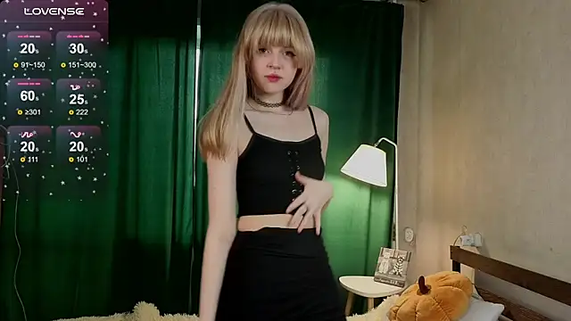  LucyStars  online show from March 25, 2026, 11:42 am