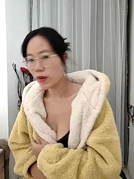 Snapshot of nini10052025 chatting on October 26, 2025, 3:23 pm nini10052025 online show from October 26, 2025, 3:23 pm