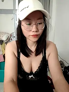 Snapshot of nini10052025 chatting on December 23, 2025, 2:55 am nini10052025 online show from December 23, 2025, 2:55 am