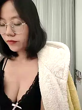 Snapshot of nini10052025 chatting on October 28, 2025, 1:54 pm nini10052025 online show from October 28, 2025, 1:54 pm