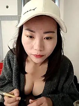 Snapshot of nini10052025 chatting on January 7, 2026, 1:43 am nini10052025 online show from January 7, 2026, 1:43 am