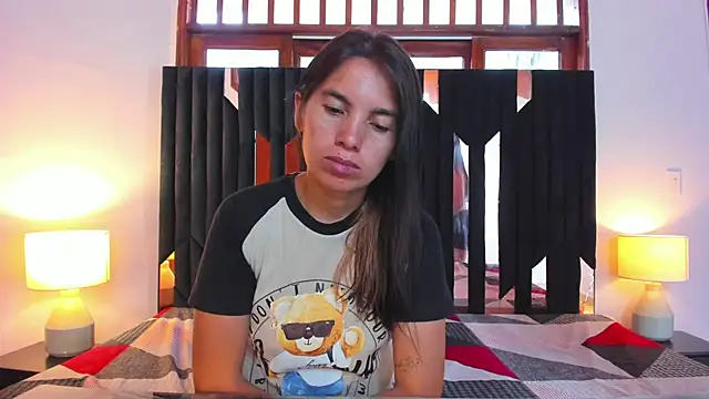 Sofy and Mia online show from October 29, 2025, 12:26 pm