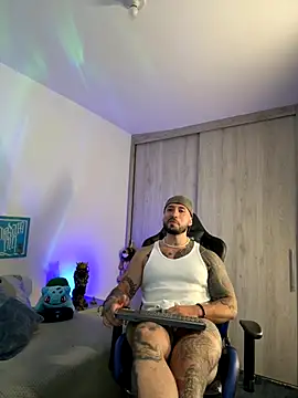 Dave-Max01 online show from November 12, 2025, 2:10 pm