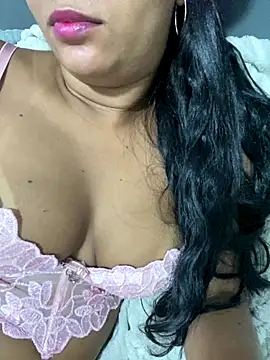 Snapshot of Brunamorenago chatting on January 5, 2026, 8:34 pm Brunamorenago online show from January 5, 2026, 8:34 pm