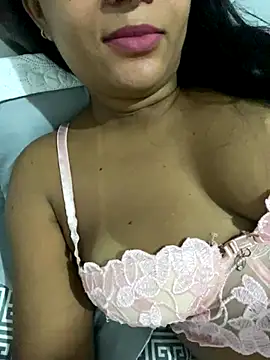 Snapshot of Brunamorenago chatting on December 16, 2025, 10:47 pm Brunamorenago online show from December 16, 2025, 10:47 pm