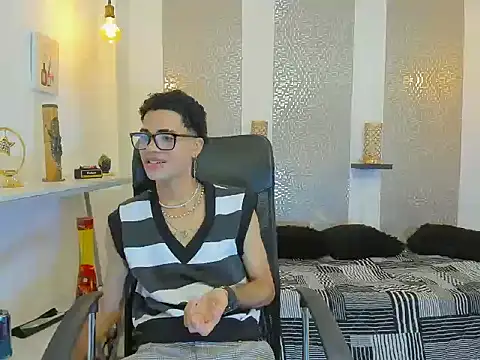 JacobBlackwell  online show from November 19, 2025, 8:09 pm