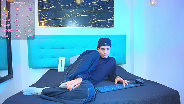 JacobBlackwell  online show from November 12, 2025, 4:16 am