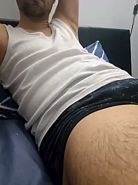 efihorny online show from October 8, 2025, 3:46 pm