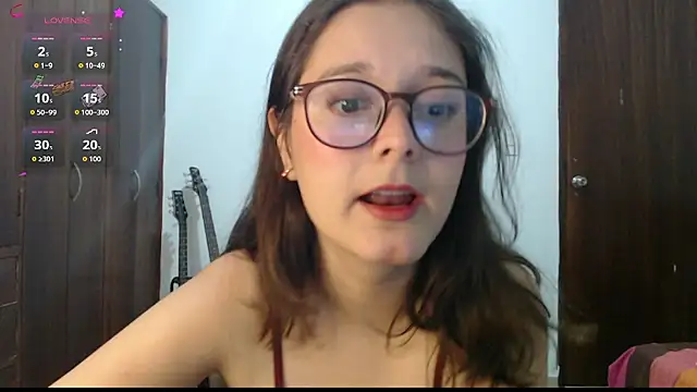 CarlaLorez online show from March 11, 2026, 4:06 am