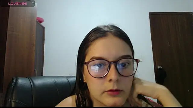 CarlaLorez online show from June 14, 2026, 9:49 pm