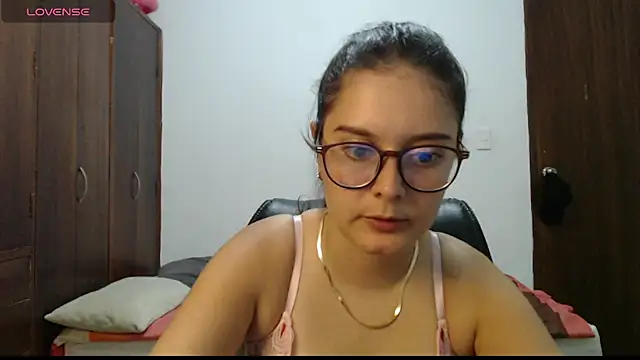 CarlaLorez online show from June 14, 2026, 2:19 am