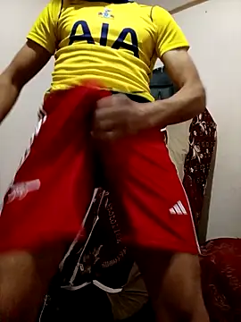 latarak321 online show from December 18, 2025, 6:07 am