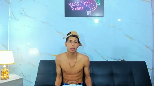 Little nicoll online show from March 10, 2026, 1:42 am