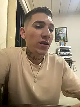 davidxxx 2012 online show from October 19, 2025, 11:40 pm