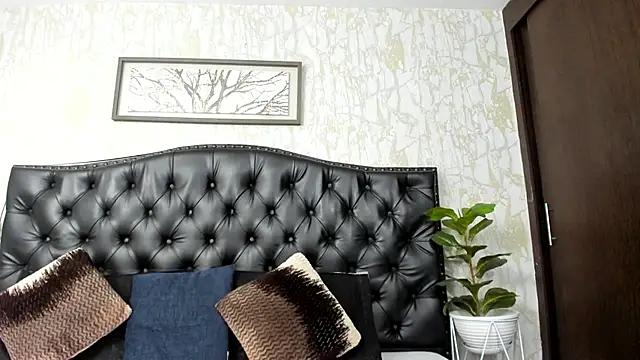 DenzelRios online show from April 4, 2026, 3:35 am