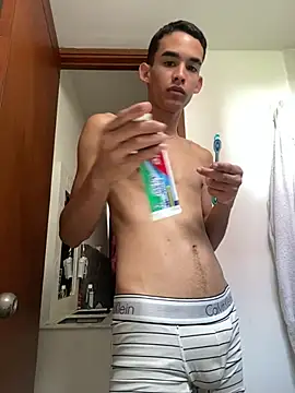 Snapshot of Paulosex12 chatting on July 10, 2026, 6:08 pm Paulosex12 online show from July 10, 2026, 6:08 pm