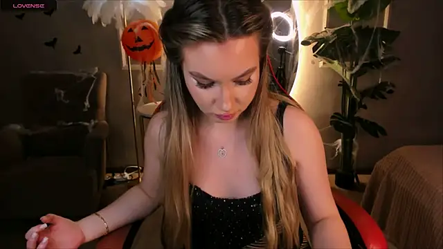  BellaClark online show from October 20, 2025, 6:48 am