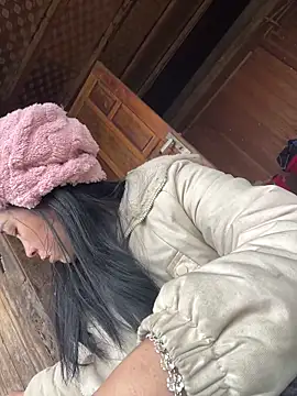 miemie-xx online show from December 15, 2025, 2:50 am