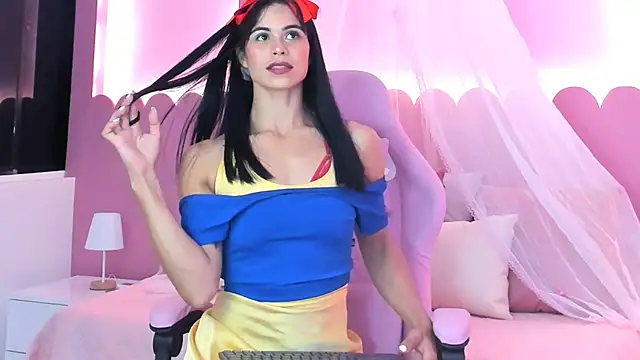 Snapshot of Elena_Kink chatting on October 28, 2025, 7:13 pm Elena Kink online show from October 28, 2025, 7:13 pm