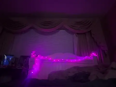 tiffanyxoxo515 online show from March 8, 2026, 3:54 am