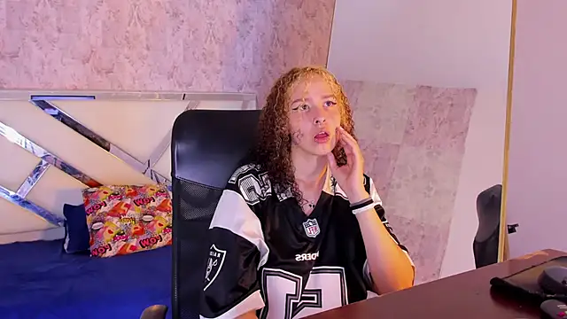 benny wilson online show from December 14, 2025, 4:29 am