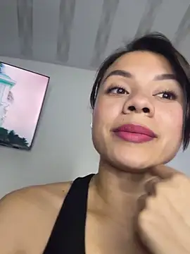 Snapshot of Crystal_555 chatting on October 14, 2025, 6:47 am Crystal 555 online show from October 14, 2025, 6:47 am