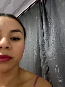 Snapshot of Crystal_555 chatting on October 15, 2025, 7:05 am Crystal 555 online show from October 15, 2025, 7:05 am