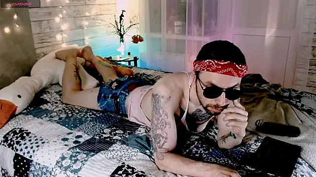 Snapshot of Markus_Rivas chatting on November 11, 2025, 1:44 am Markus Rivas online show from November 11, 2025, 1:44 am