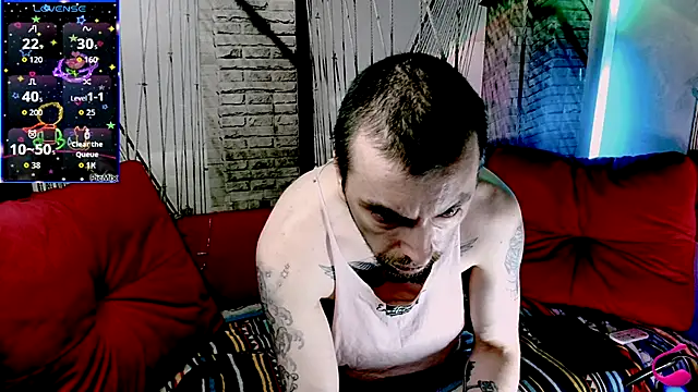 Snapshot of Markus_Rivas chatting on November 8, 2025, 4:32 pm Markus Rivas online show from November 8, 2025, 4:32 pm