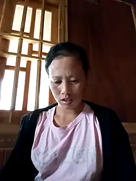 jerry-xx online show from November 11, 2025, 7:25 am