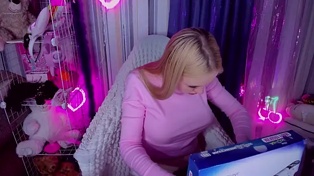 CeaneLino online show from April 1, 2026, 4:37 pm