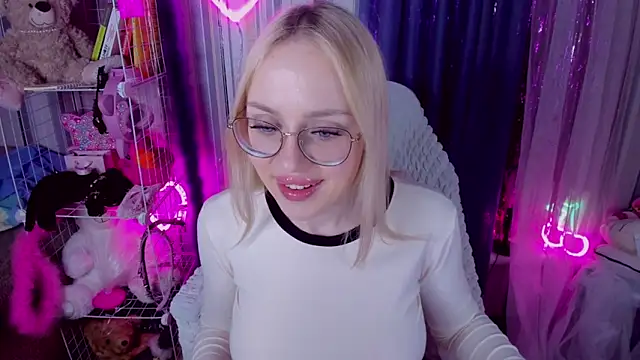 CeaneLino online show from April 15, 2026, 4:00 pm