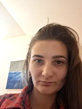 Nika aa online show from October 7, 2025, 1:23 pm