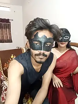 Lovebirdss online show from November 5, 2025, 10:29 am