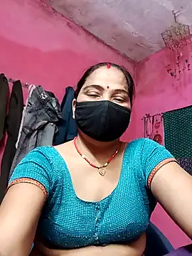 Snapshot of Ut_kanchna chatting on October 18, 2025, 12:45 am Ut kanchna online show from October 18, 2025, 12:45 am
