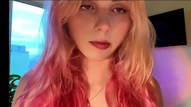 Snapshot of CherlynBlose chatting on October 23, 2025, 1:10 pm CherlynBlose online show from October 23, 2025, 1:10 pm
