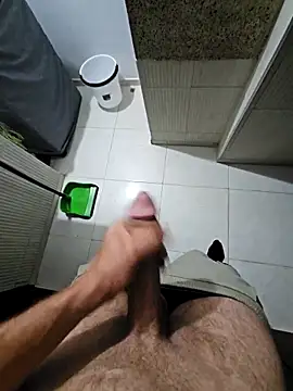 Snapshot of Racso100 chatting on February 22, 2026, 5:43 am Racso100 online show from February 22, 2026, 5:43 am