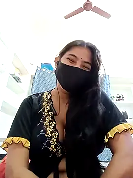 Hot radhaji online show from February 17, 2026, 9:50 am