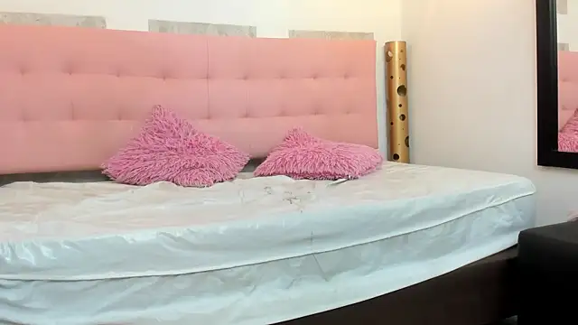 SamanthaFox 8 online show from November 18, 2025, 10:40 am