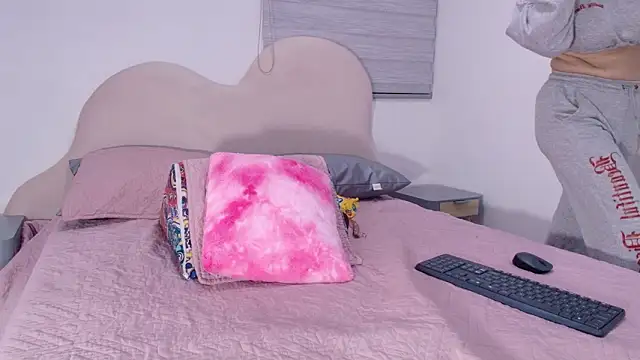 Snapshot of lu_mystic chatting on February 15, 2026, 2:34 am lu mystic online show from February 15, 2026, 2:34 am