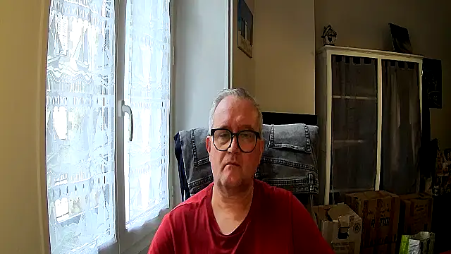 Snapshot of macdut67 chatting on December 2, 2025, 12:40 pm macdut67 online show from December 2, 2025, 12:40 pm