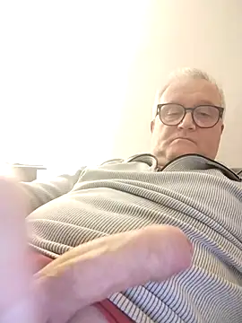 Snapshot of macdut67 chatting on April 11, 2026, 2:30 am macdut67 online show from April 11, 2026, 2:30 am