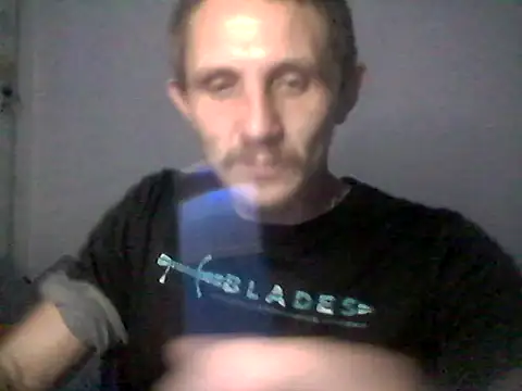 Twolatte online show from November 28, 2025, 8:53 pm