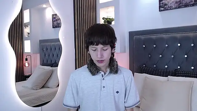 Snapshot of Emo_Boy_ chatting on April 11, 2026, 8:12 pm Emo Boy online show from April 11, 2026, 8:12 pm