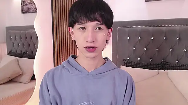 Emo Boy  online show from June 1, 2026, 8:30 pm