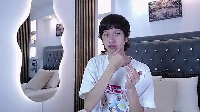 Snapshot of Emo_Boy_ chatting on March 11, 2026, 8:36 pm Emo Boy online show from March 11, 2026, 8:36 pm